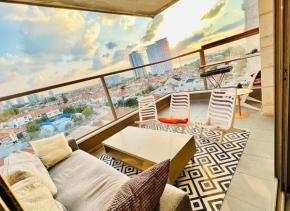 Gorgeous 3br, by the beach, sea view